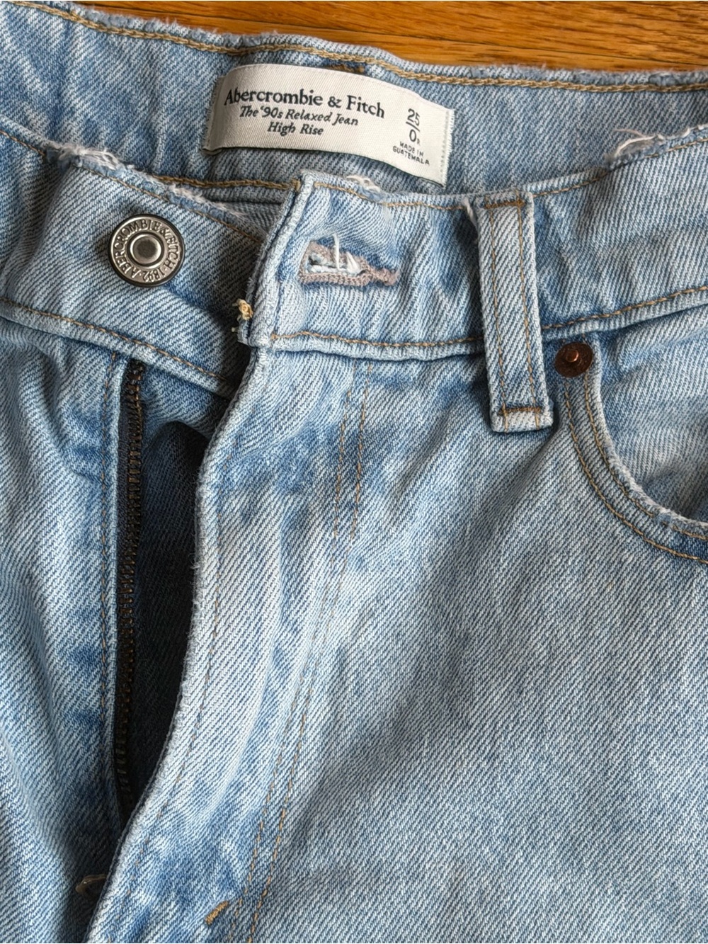 Abercrombie & Fitch The ’90s Relaxed High Rise Jeans – Size 25 - Picture 5 of 11